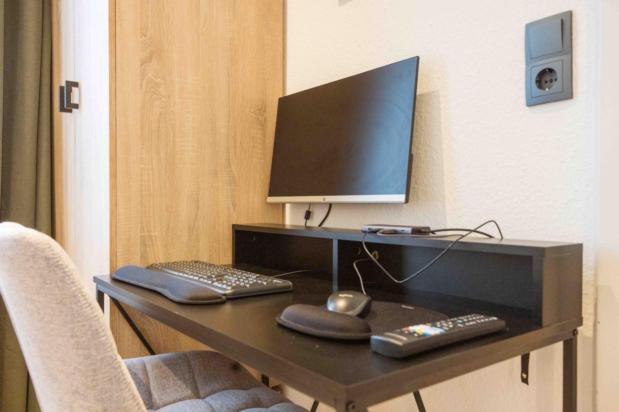 Schillerapartment Hof, Kueche, 24H Digital-Checkin, Parkplatz, Wlan250Mbit Hof  Exterior foto