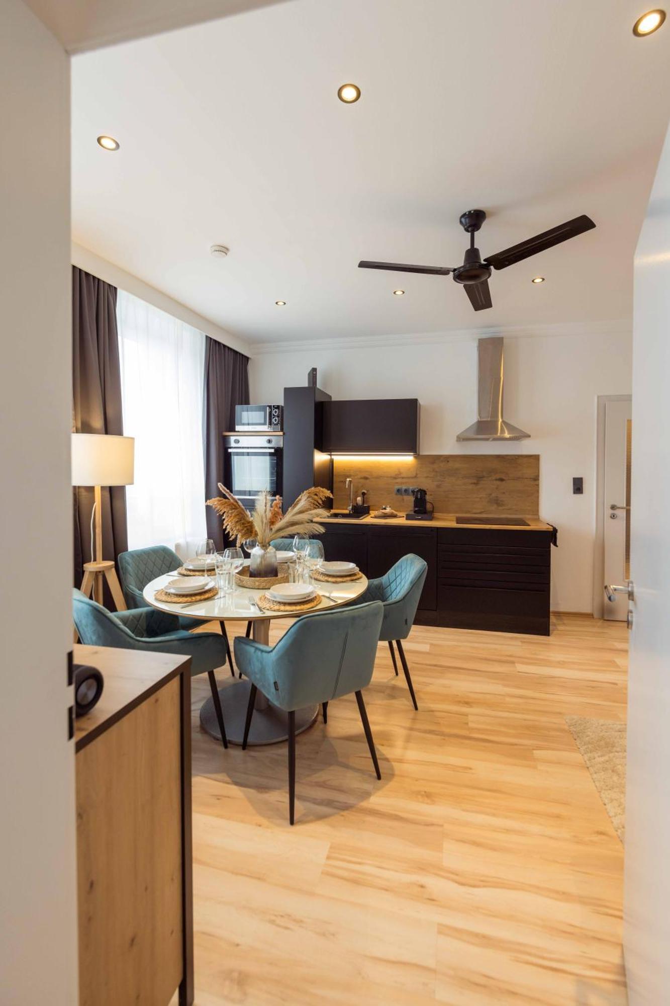 Schillerapartment Hof, Kueche, 24H Digital-Checkin, Parkplatz, Wlan250Mbit Hof  Exterior foto
