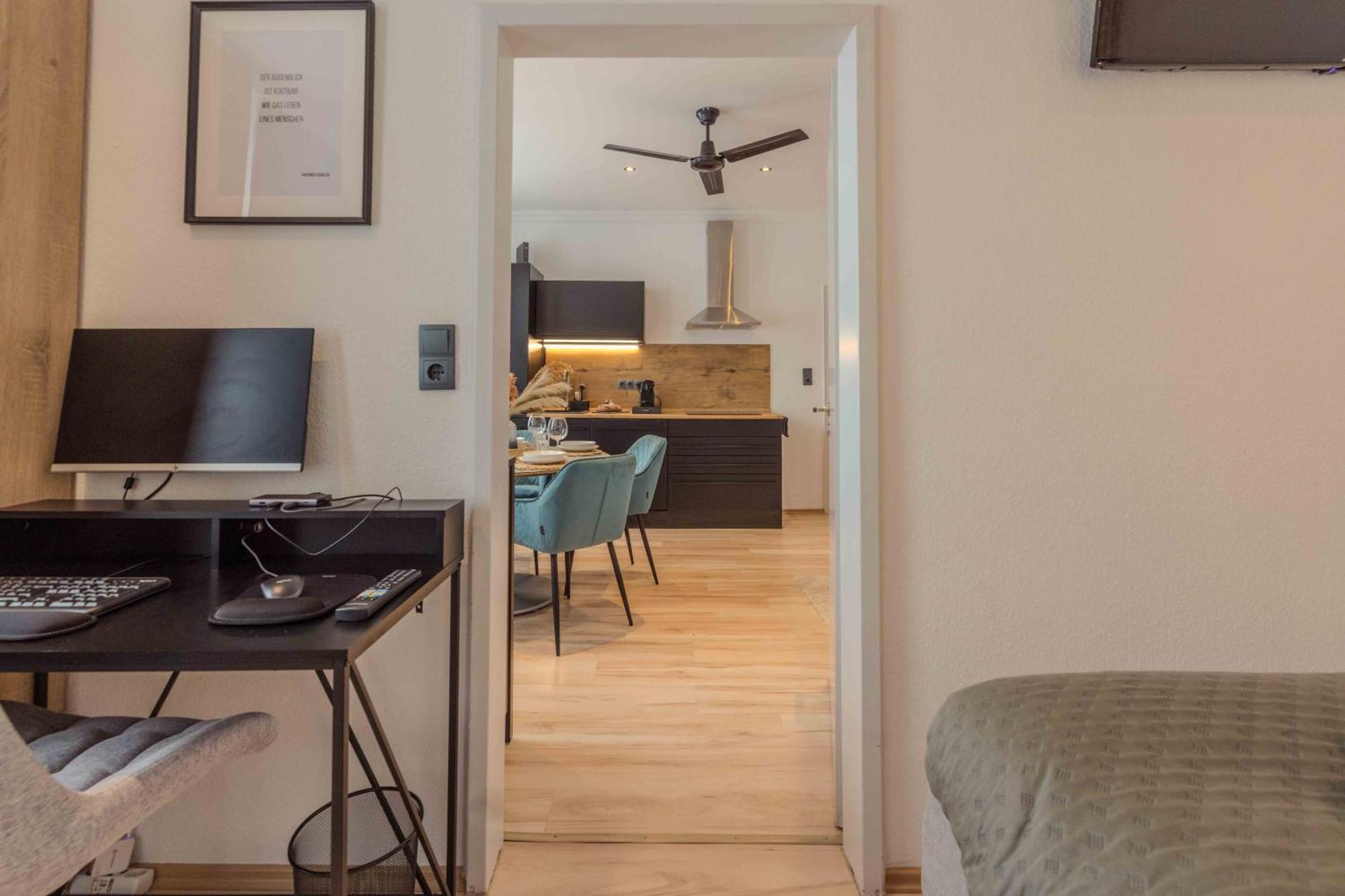 Schillerapartment Hof, Kueche, 24H Digital-Checkin, Parkplatz, Wlan250Mbit Hof  Exterior foto